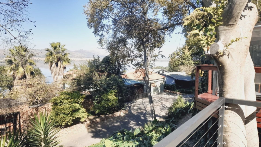 4 Bedroom Property for Sale in Kosmos North West